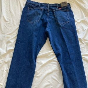 Wrangler relaxed fit 38x30